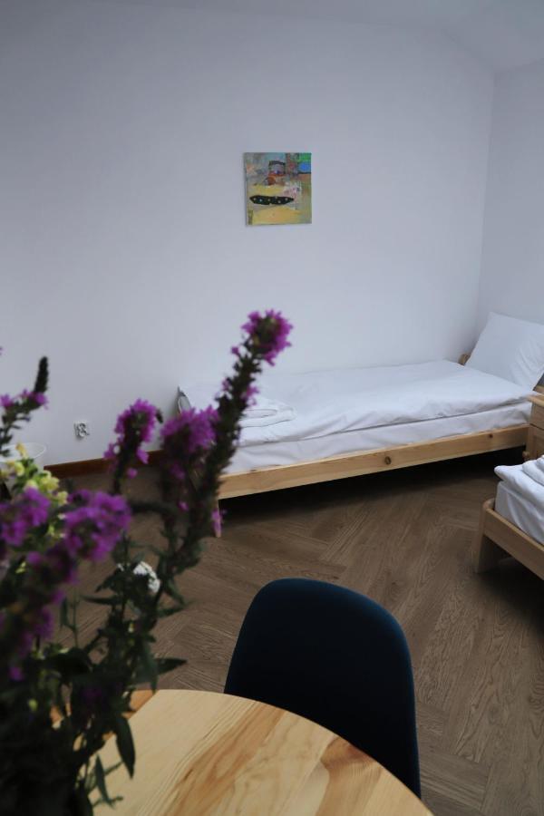 Artrooms Pokoje Goscinne 크로스노 외부 사진