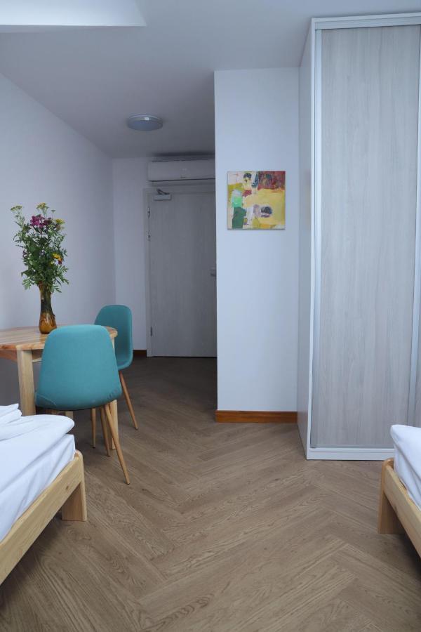 Artrooms Pokoje Goscinne 크로스노 외부 사진